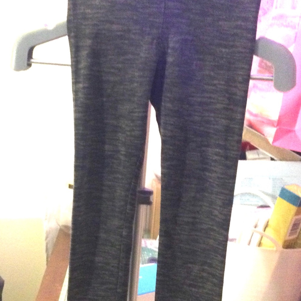 Girls basic H&M leggings. Size 6-7 - Picture 3 of 13
